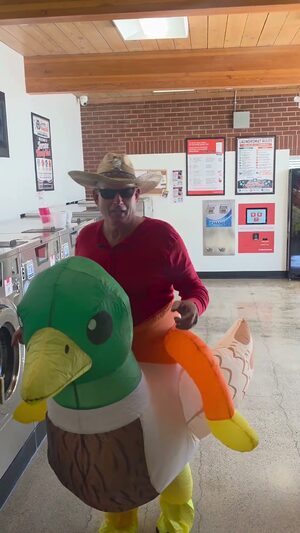 Laundry sheriff budget cuts Jerome Handy Wash